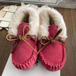 Minnetonka shoes